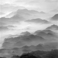 水墨山峦叠万重