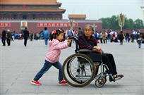 我推奶奶逛广场