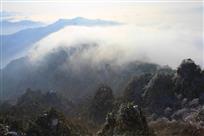 雪山云海