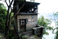 湖边小屋