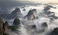 群鲸渡海