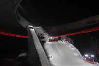 铺雪造路