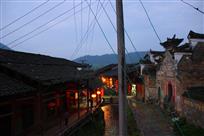 可知，夜的美