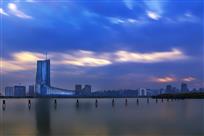 天鹅湖畔