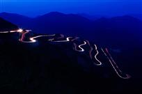 蛟龙游山