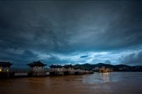 《雨后广济桥》