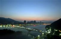 小城黎明静悄悄