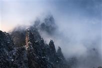 云涌峰峥嵘
