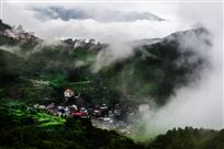 雾锁山村
