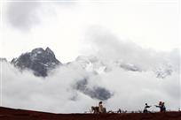 玉龙雪山—纳西族风情