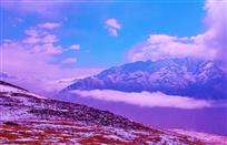 雾韵山峦