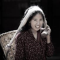 尼泊尔姑娘