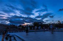 广场仲夏夜