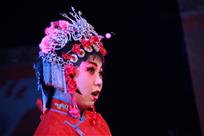 戏曲演唱（共四幅照片）
