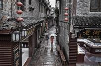 古镇雨巷