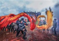 龙舞大地闹新春