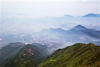 雾霾下的“仙境”