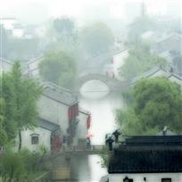 江南烟雨出游图