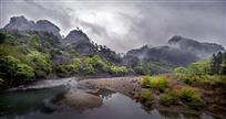 烟雨九曲胜画图