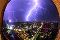 都市雨夜
