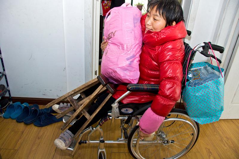 准备出门和爱心志愿者一起去泊头走访慰问贫困残疾女孩安金凤