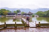 东湖烟雨