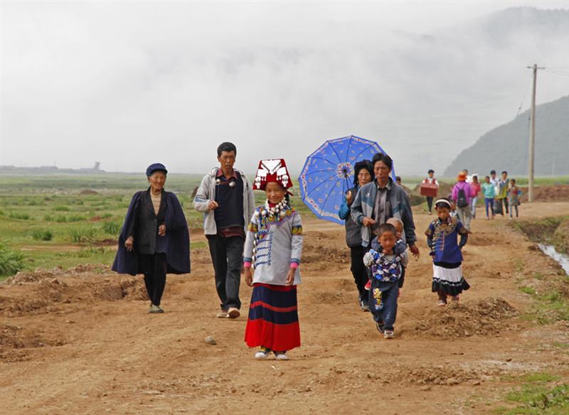 描述: 赶集路上-11  拍摄地点: 四川省凉山彝族自治州布拖县西溪河镇