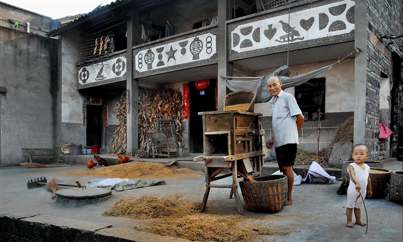 农家小院---挞谷系列  作品描述: 渠县农村典型的,很有特色的房前晒坝