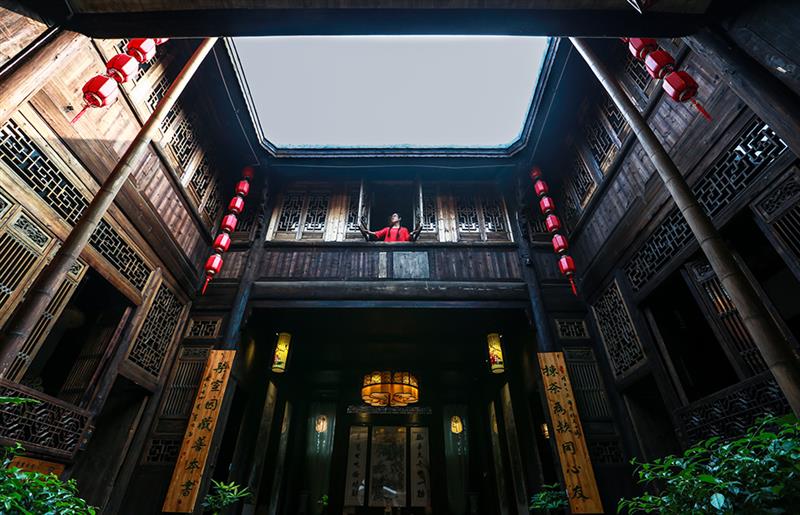 作品描述: 青莲世第书院,古建筑风格浓厚  拍摄地点: 泸溪浦市古镇