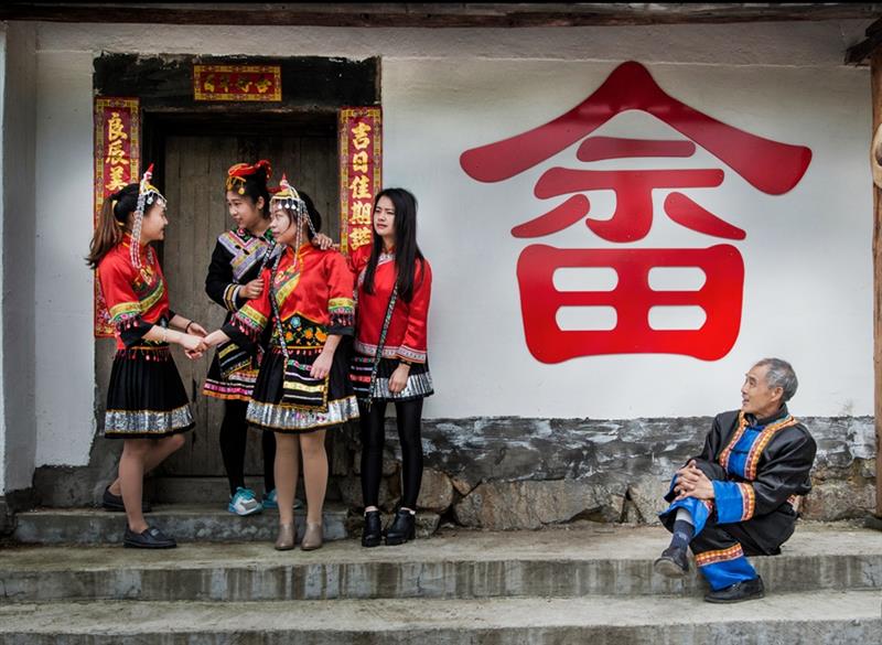 年轻人,想起了自己年轻的时候 拍摄地点 宁国市云梯畲族乡千秋村