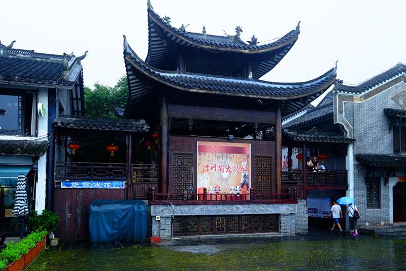 上一页 下一页 作品名称 汴河街大戏台 作品描述 拍摄地点 岳阳