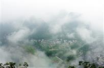 《白云间》