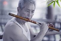 晨闻丝竹声