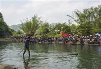 水上漂行