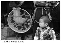 装镰刀的竹盒与烘笼