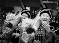 欢快出场
