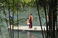 竹筏悠悠画中行