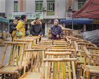 老人与小竹椅