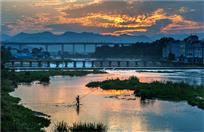 《瓯江夕作》