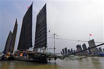 洪泽湖帆影