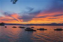 夕阳下千岛湖