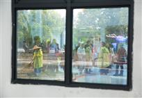 雨中景