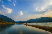 湖畔漫步