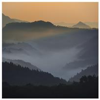 山川晨雾