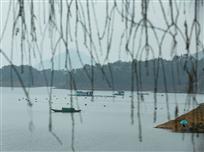 湖边