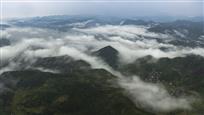 千岛湖雾弥金峰