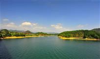 翠岛青波