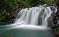 高山飞瀑
