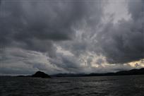 暴风雨前夕