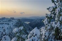 高雪夕阳山